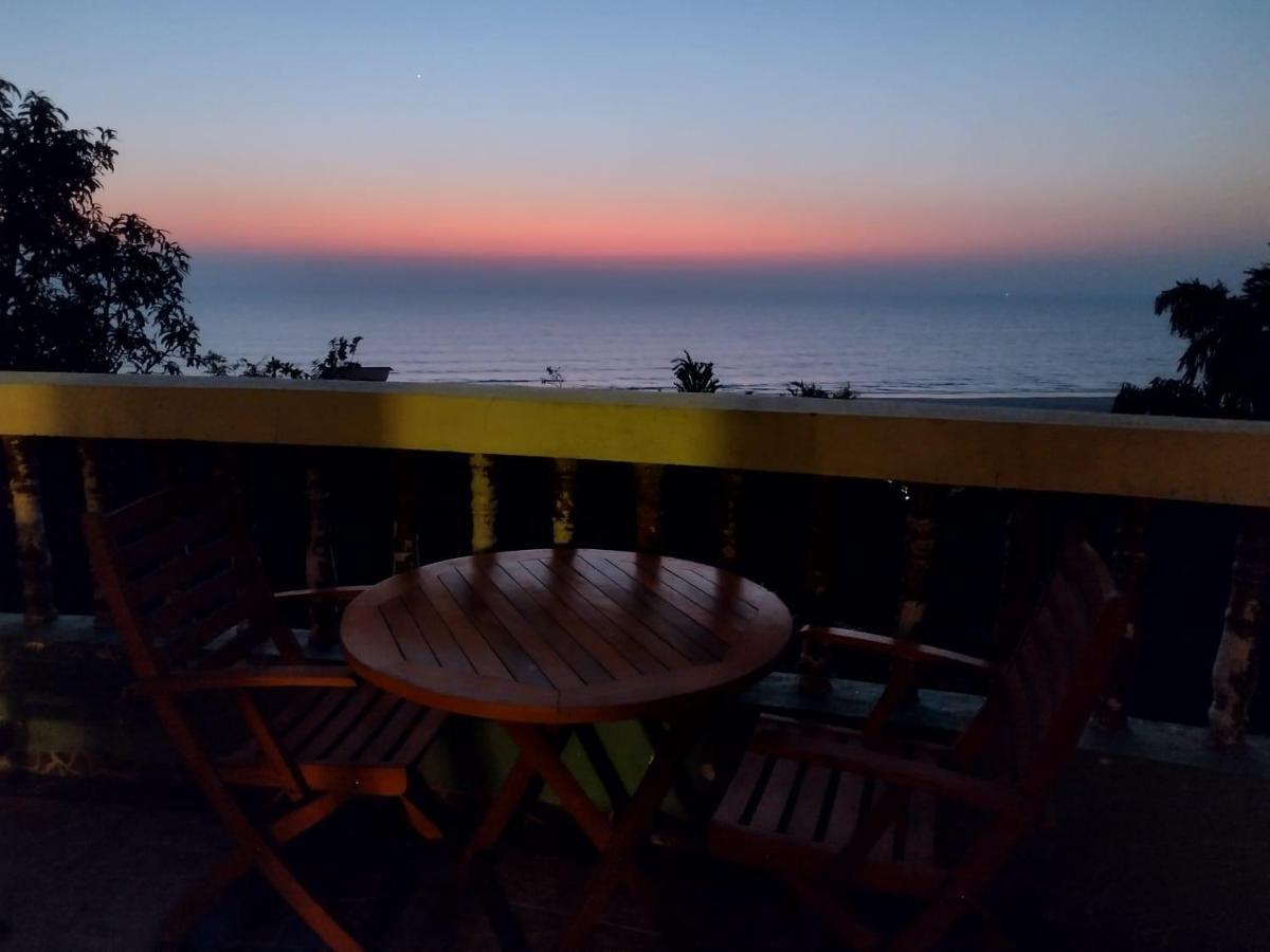 Villa Infinity By The Sea Murud  Luaran gambar