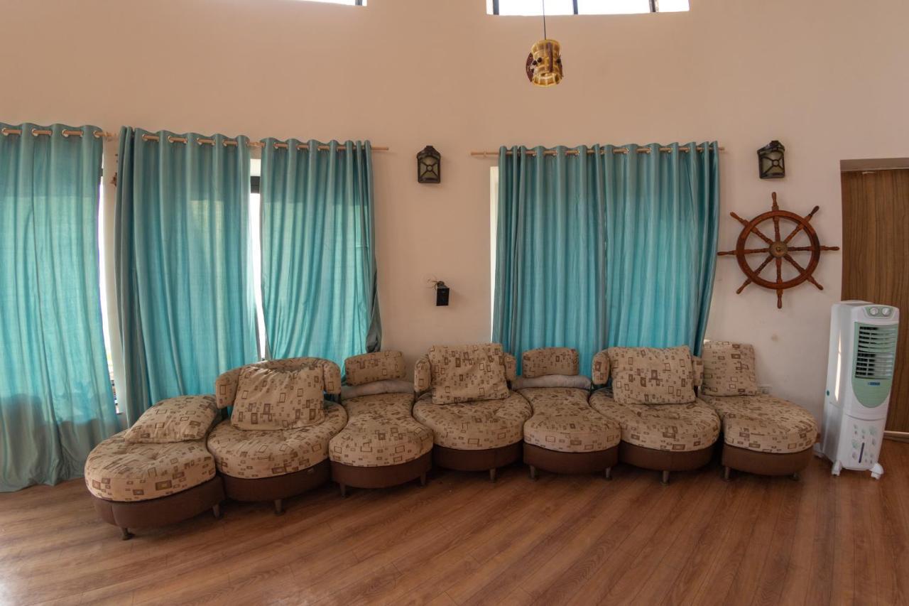 Villa Infinity By The Sea Murud  Luaran gambar
